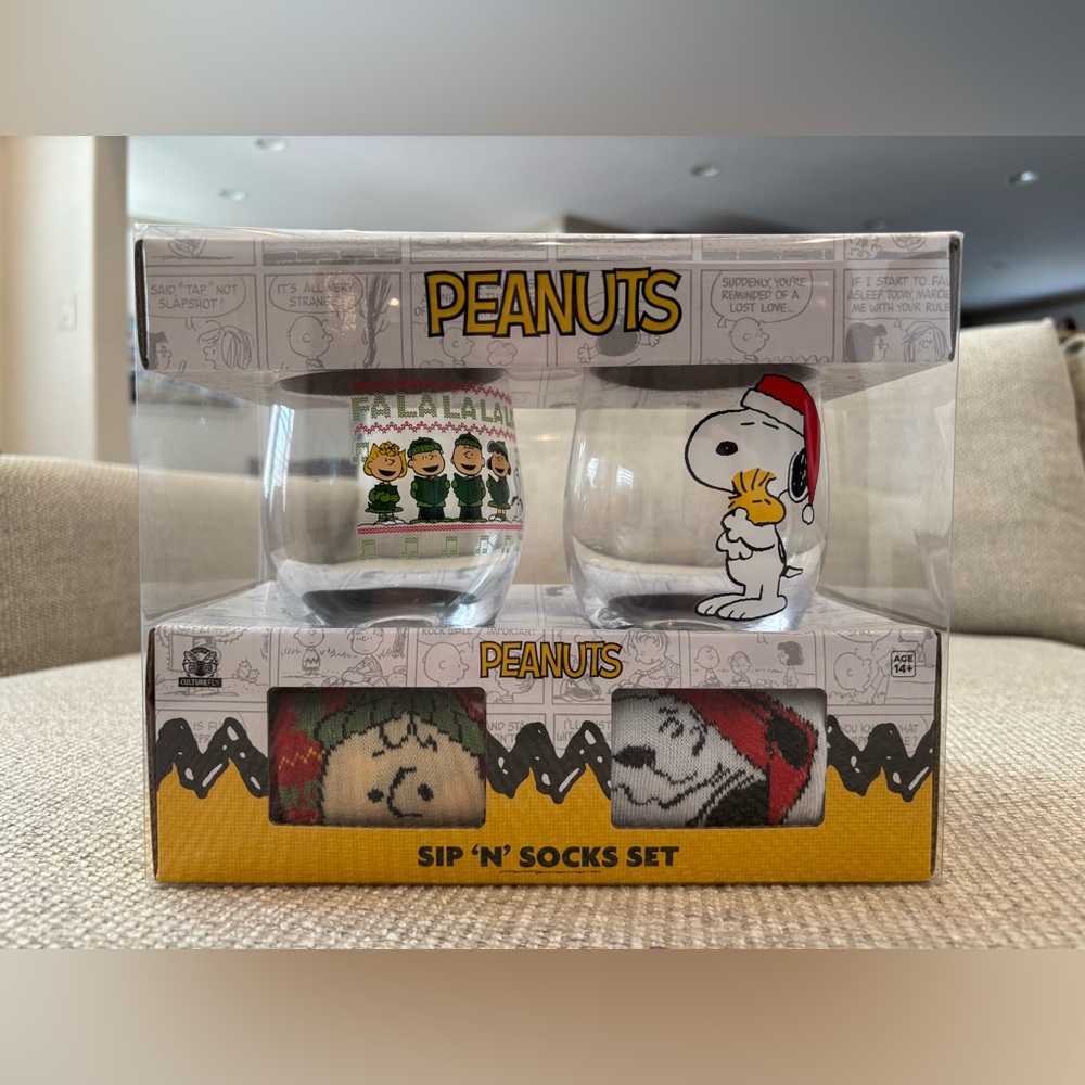 Peanuts Sip N Socks Set (NWT)